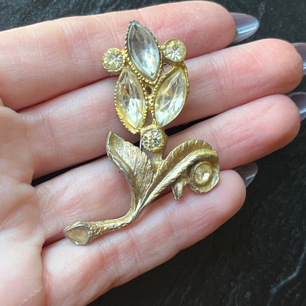 Vintage Bejeweled Flower Shabby Chic Retro Metal Rhinestone Brooch Pin